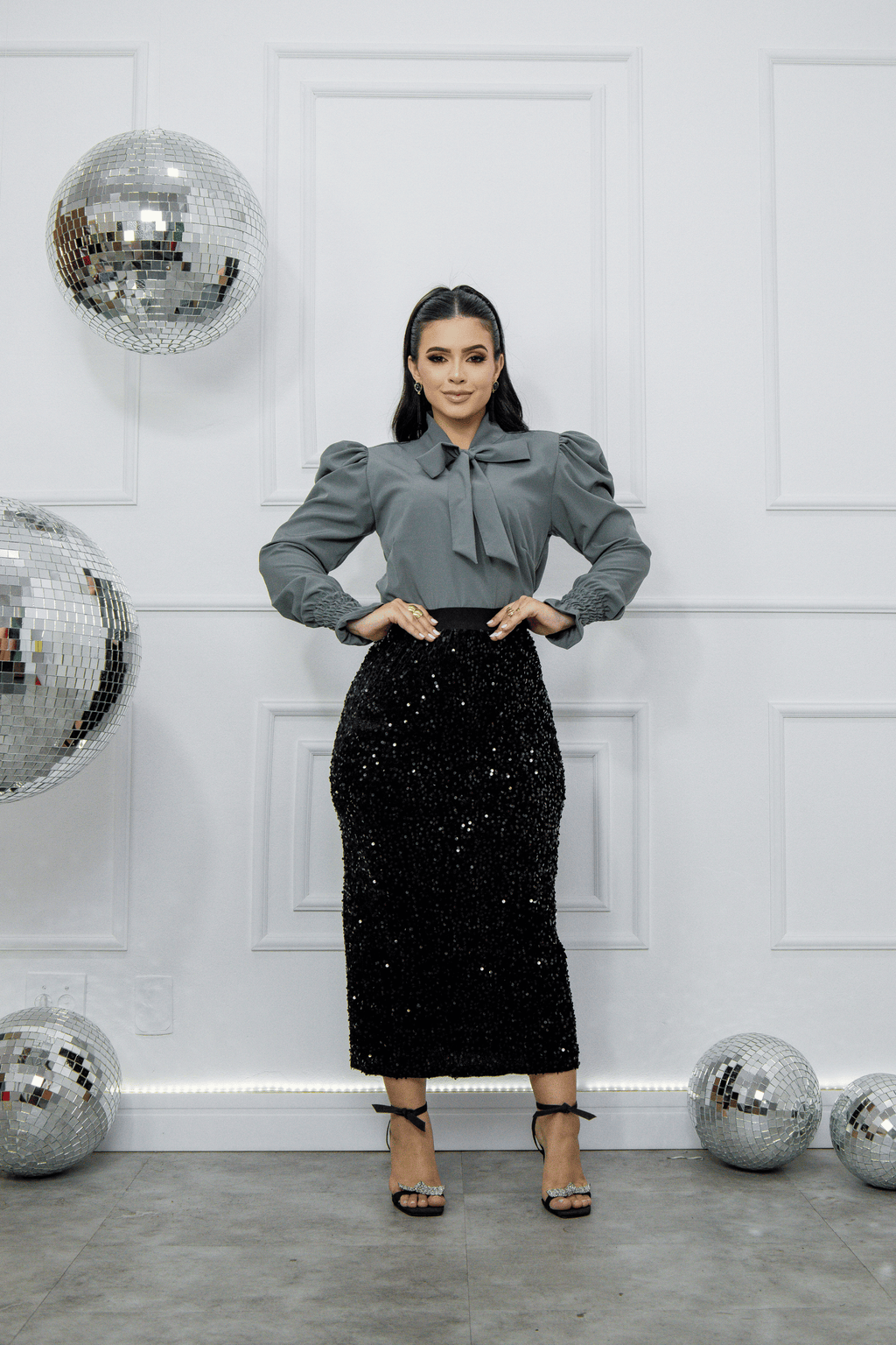 Saia Midi Casual Paetê Preto Glamour com Brilho