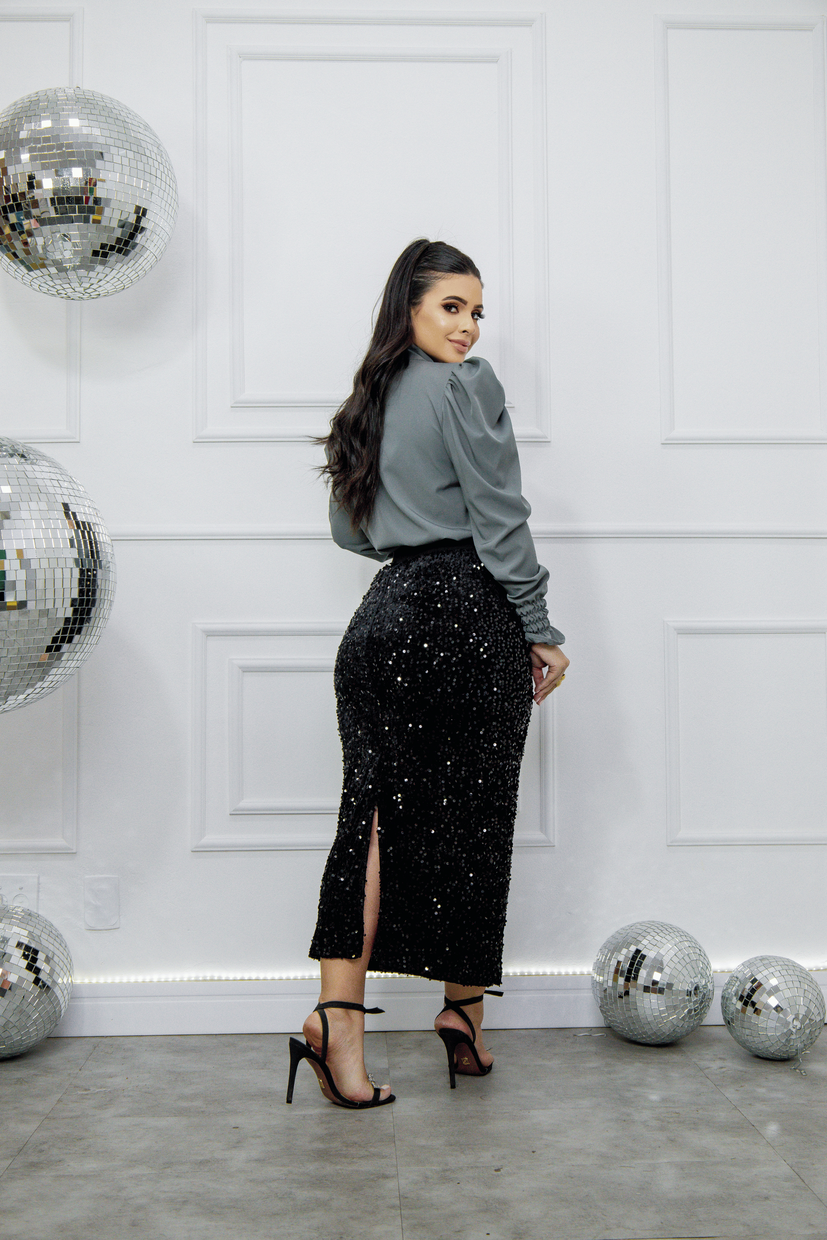 Saia Midi Casual Paetê Preto Glamour com Brilho