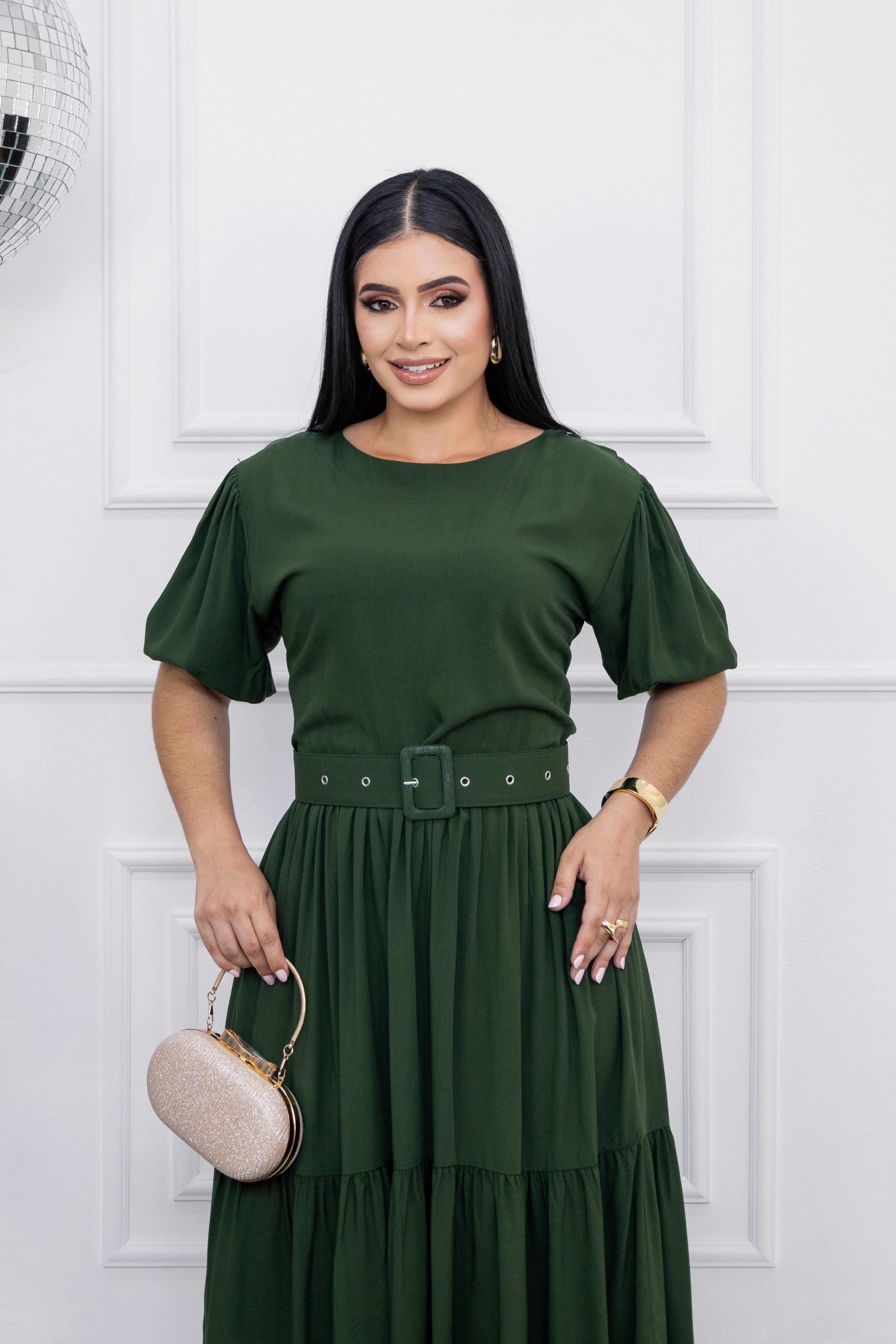 Vestido Rosana Midi Verde Escuro Saia Estilo Godê Manga Bufante Gola Canoa