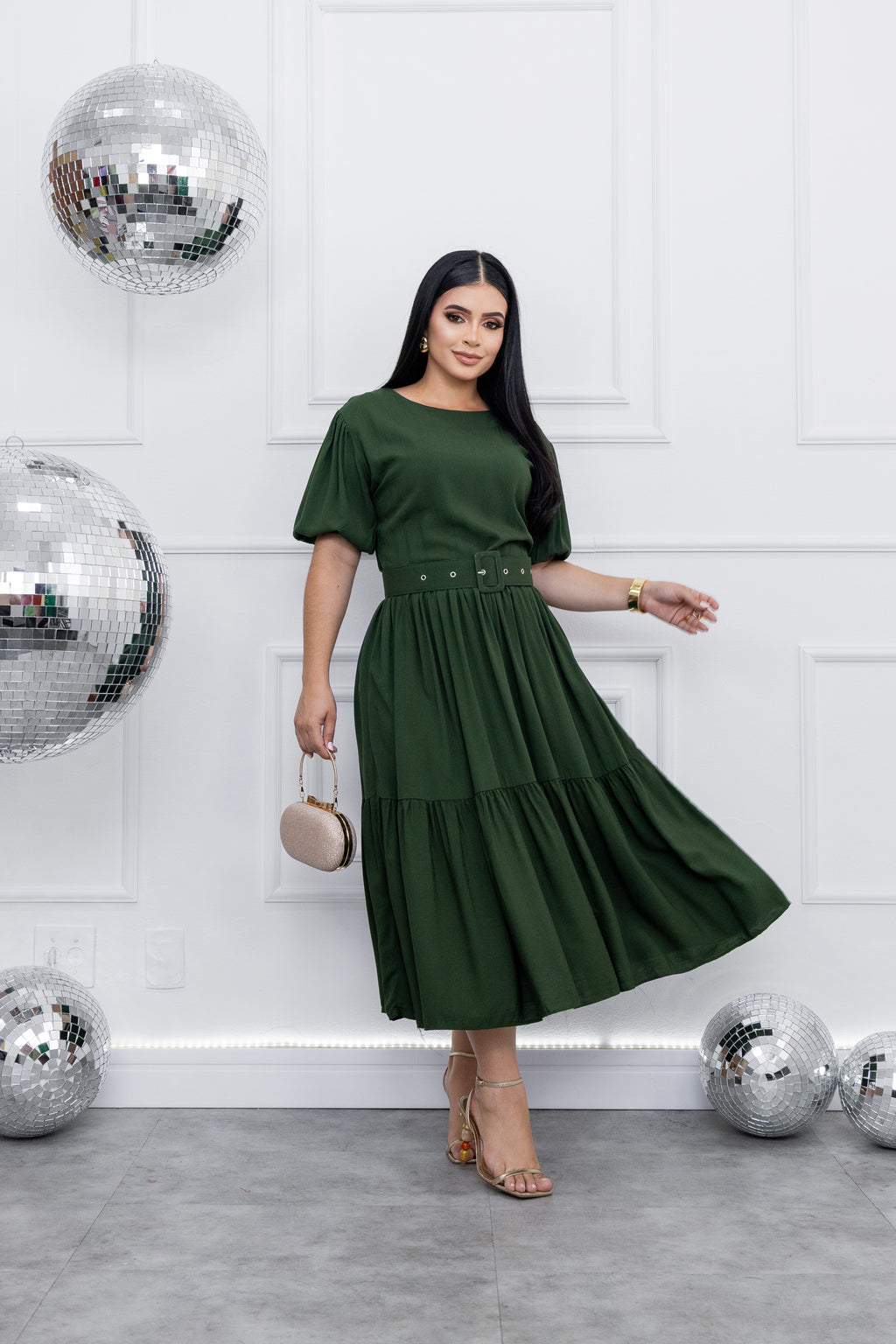 Vestido Rosana Midi Verde Escuro Saia Estilo Godê Manga Bufante Gola Canoa