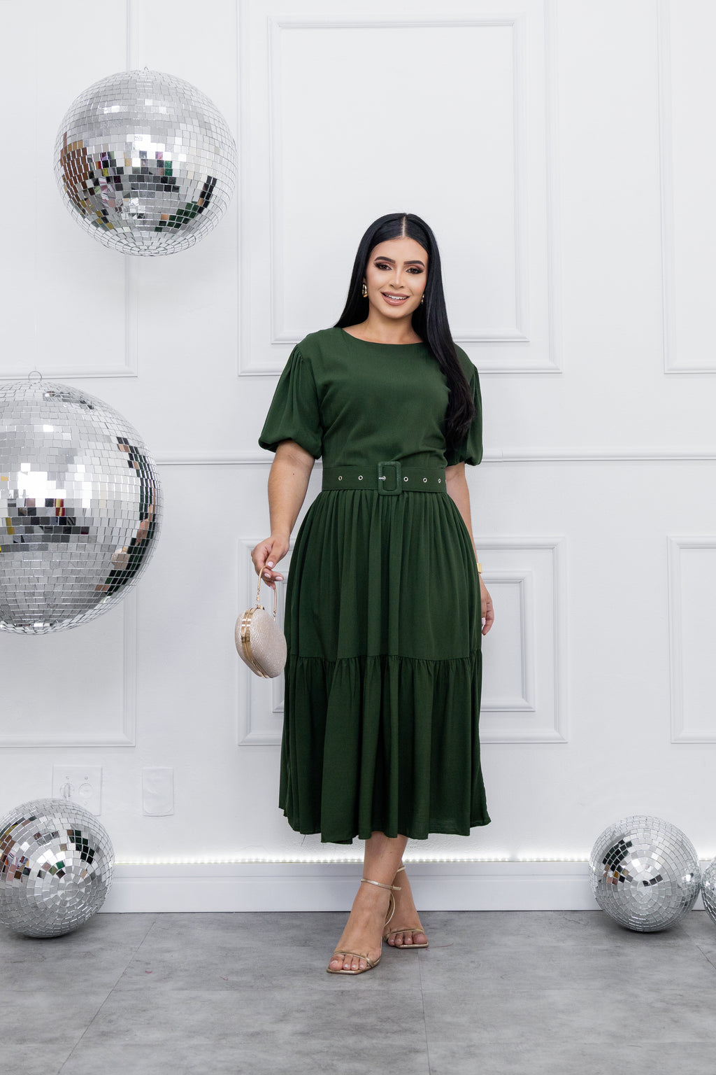 Vestido Rosana Midi Verde Escuro Saia Estilo Godê Manga Bufante Gola Canoa
