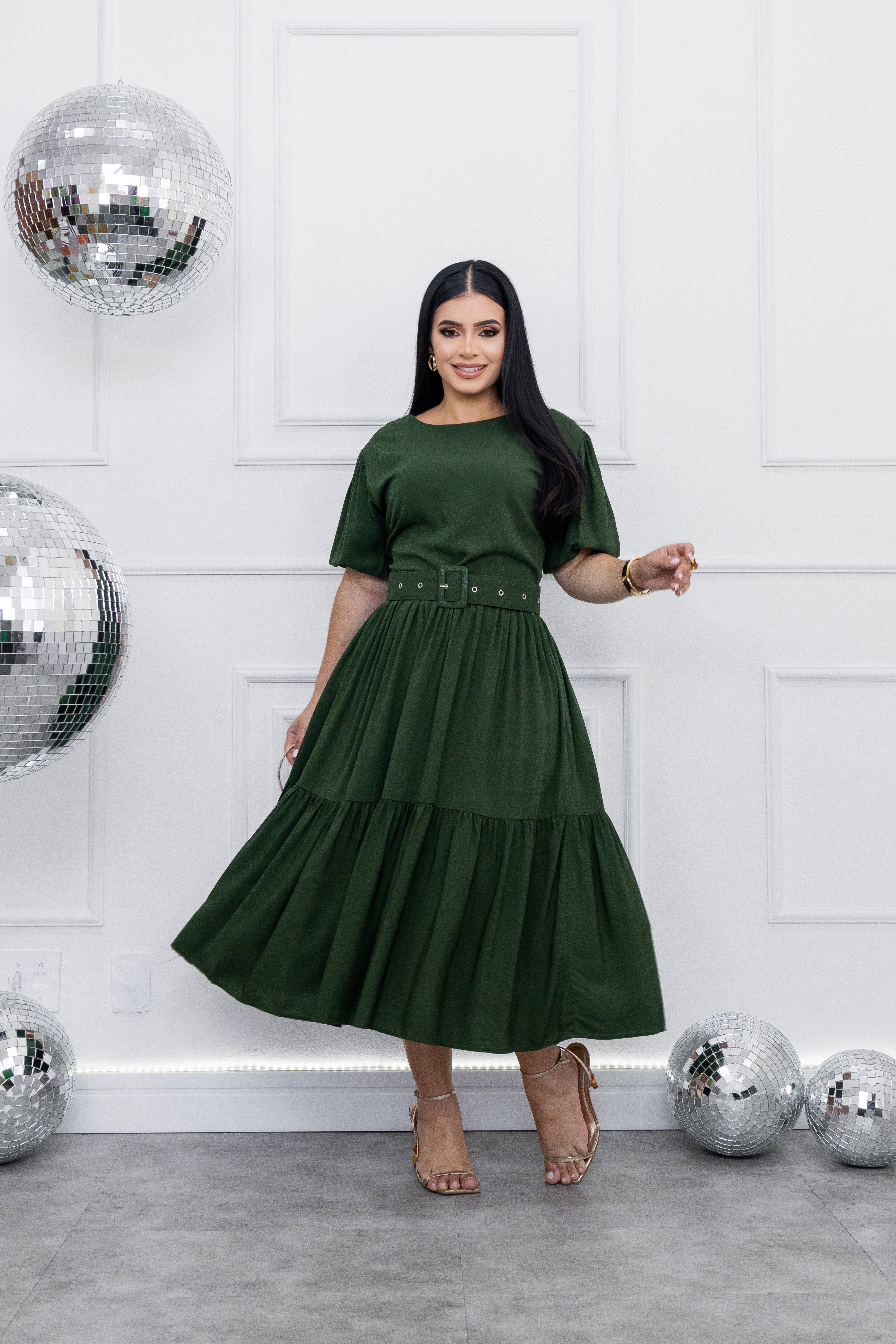 Vestido Rosana Midi Verde Escuro Saia Estilo Godê Manga Bufante Gola Canoa
