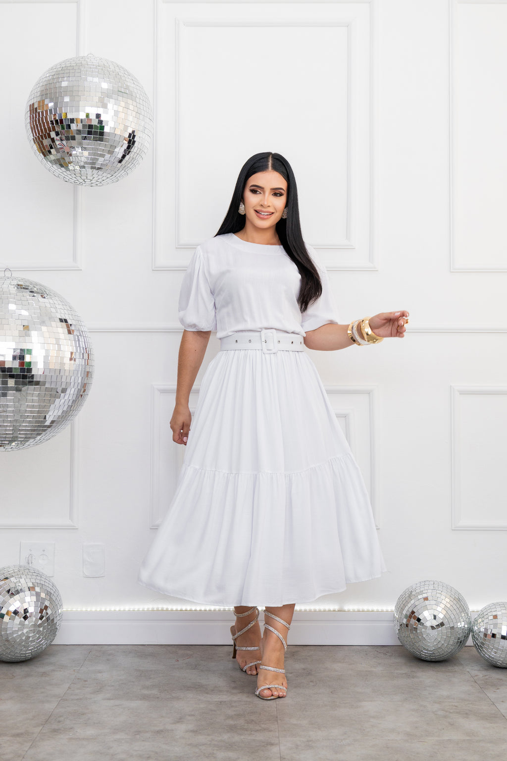 Vestido Rosana Branco Saia Estilo Godê Manga Bufante Gola Canoa