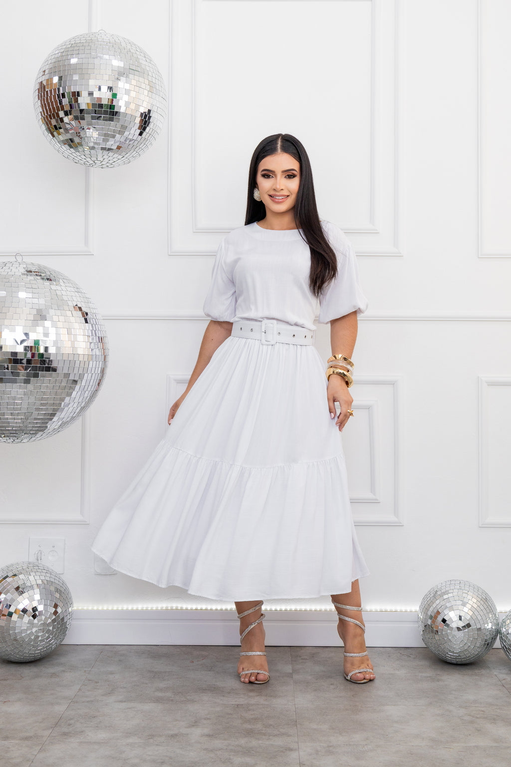 Vestido Rosana Branco Saia Estilo Godê Manga Bufante Gola Canoa