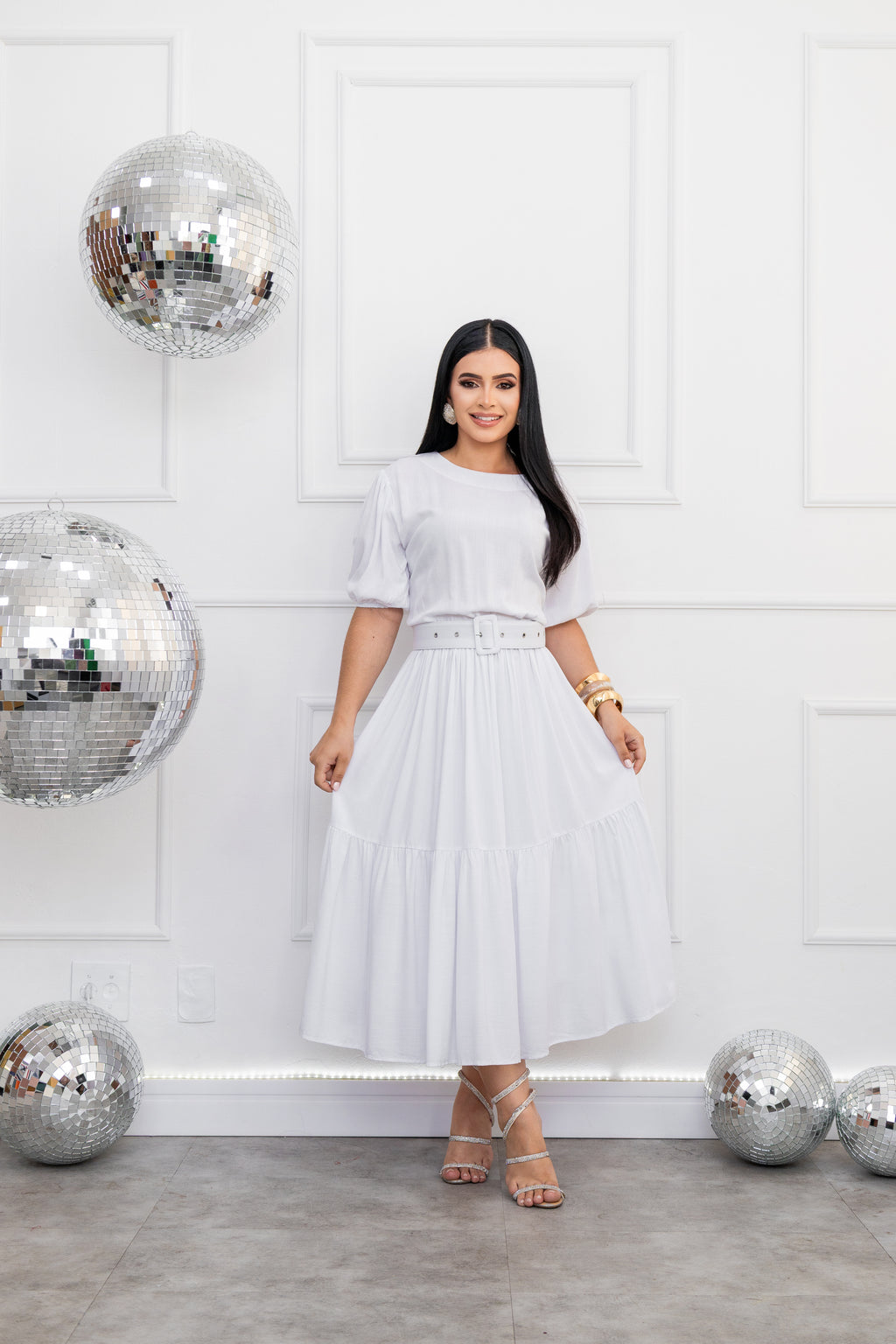 Vestido Rosana Branco Saia Estilo Godê Manga Bufante Gola Canoa