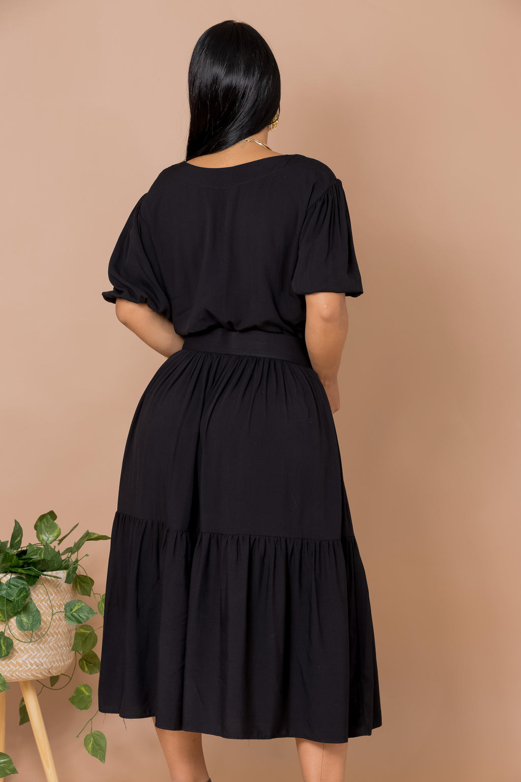 Vestido Rosana Preto Saia Estilo Godê Manga Bufante Gola Canoa